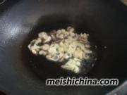 夏季美食炝汤黄面条做法