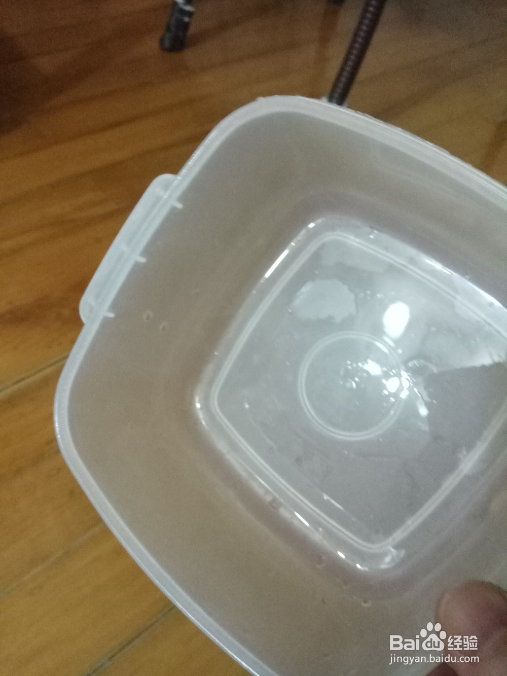 油腻腻的保鲜盒如何才能洗干净