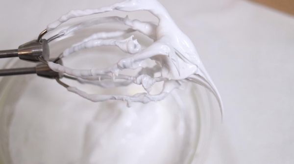 小雪人瑞士蛋白糖