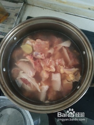 养生食补家常三黄鸡闷笋的做法