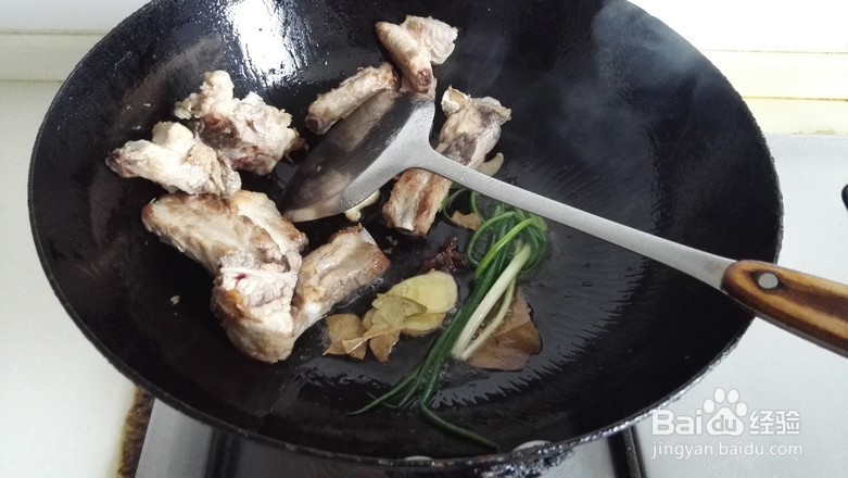 家常排骨烧栗子