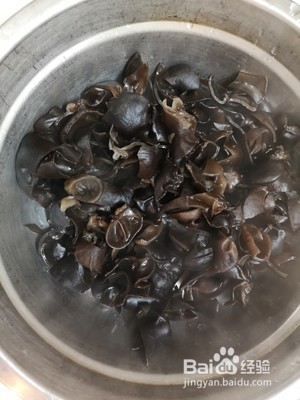 洋葱木耳凉拌的做法