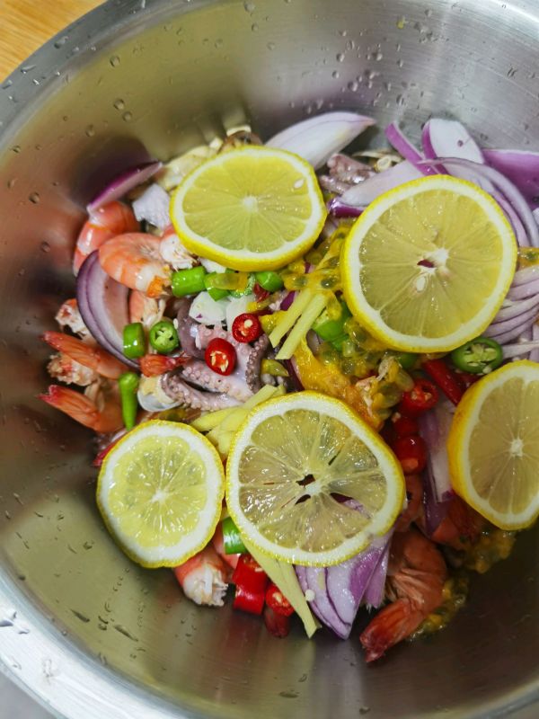 吮指捞汁小海鲜