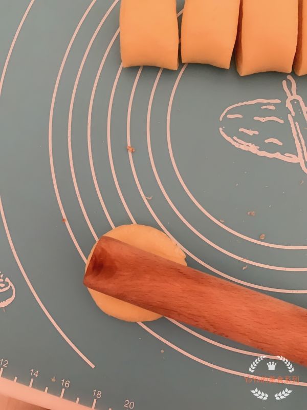 肉松虾米鸡蛋饼