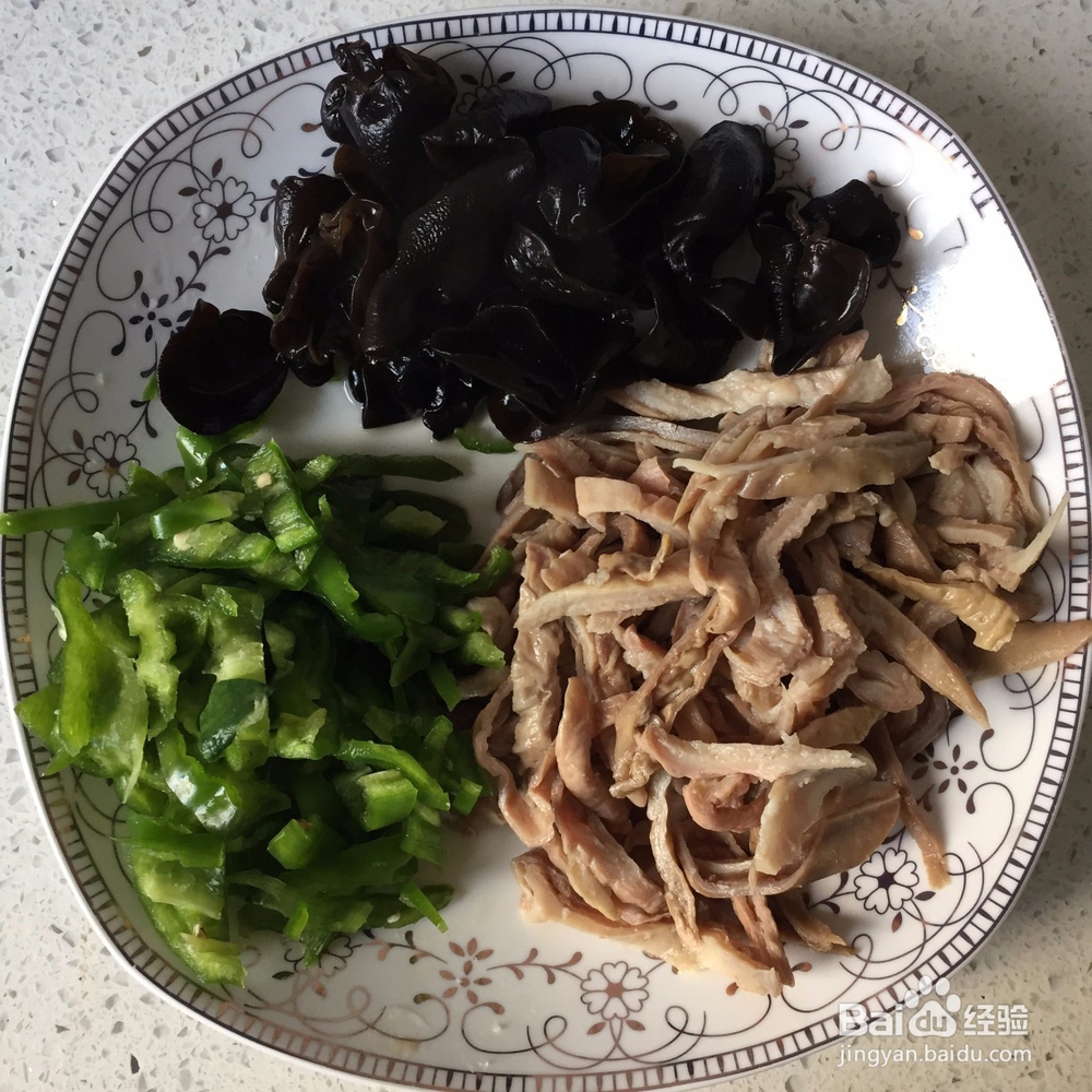 #过年#年夜饭——青椒木耳炒肚丝的做法