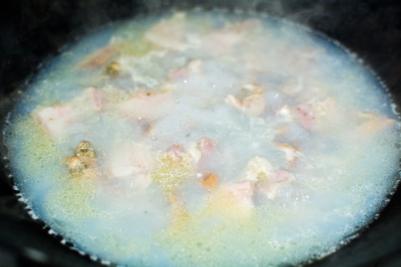 秧草河蚌汤，鲜美不肥腻！