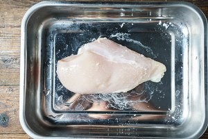 如何制作美味好吃的盐蒸鸡