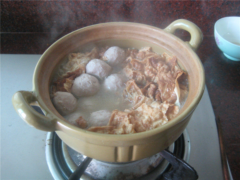 腐竹针菜羊肉丸汤的做法，妈妈们快收！