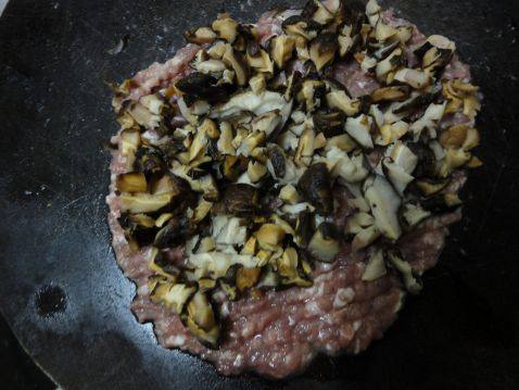 青椒釀冬菇肉碎，回味无穷的美食！