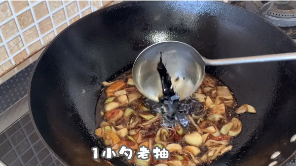 酱烧小黄鱼贴饼子