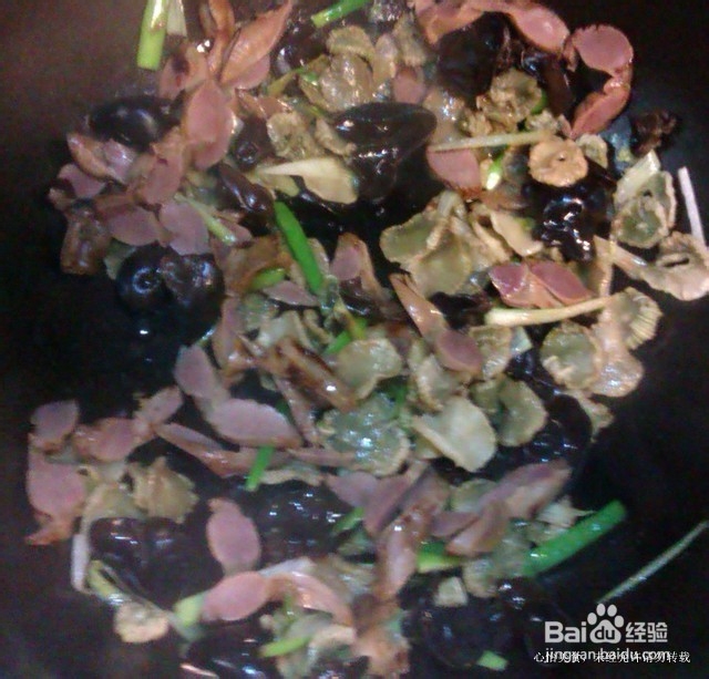 鸡肫炒莴笋干