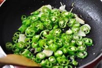 青椒炒肉片的做法