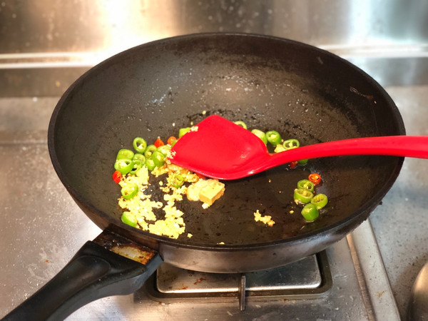 椒丝腐乳炒通菜