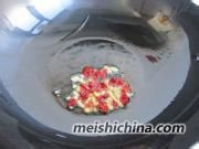 韭菜炒血块的做法