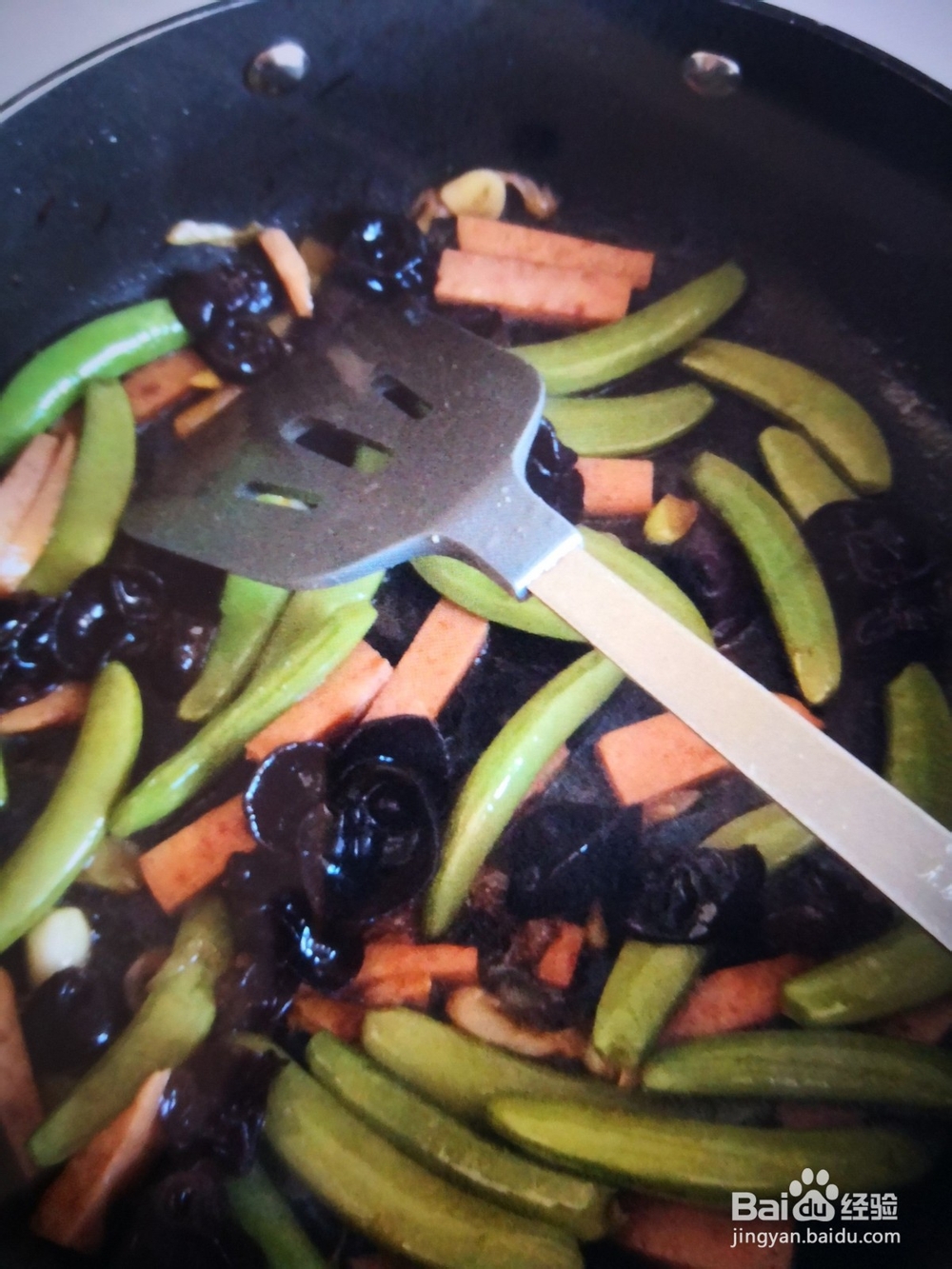 午餐肉炒甜蜜豆的做法