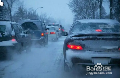 雪天开车注意什么