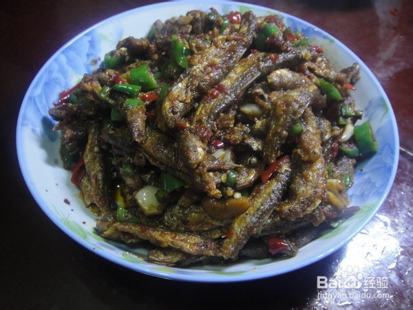 家常菜—青椒炒干炸刁子鱼