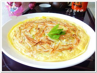 简单花样饼之【土豆丝鸡蛋饼】