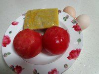 番茄煮鱼糕的做法