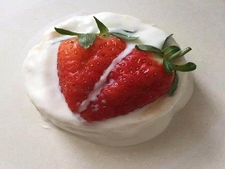 草莓酸奶红枣蛋糕怎么做？