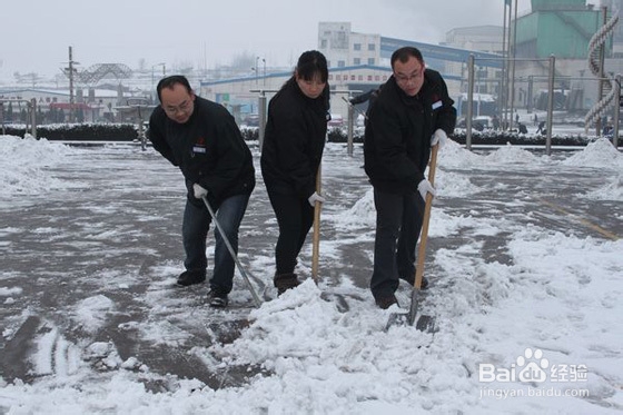 正确安装汽车防滑链的安全注意事项