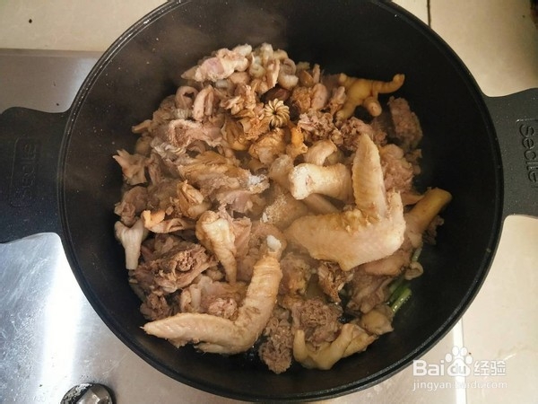 如何做香芹焖鸡肉？