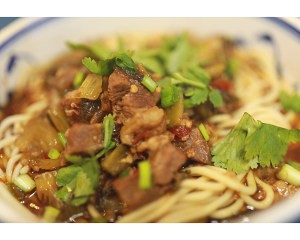 自制图物相符的酸菜牛肉面