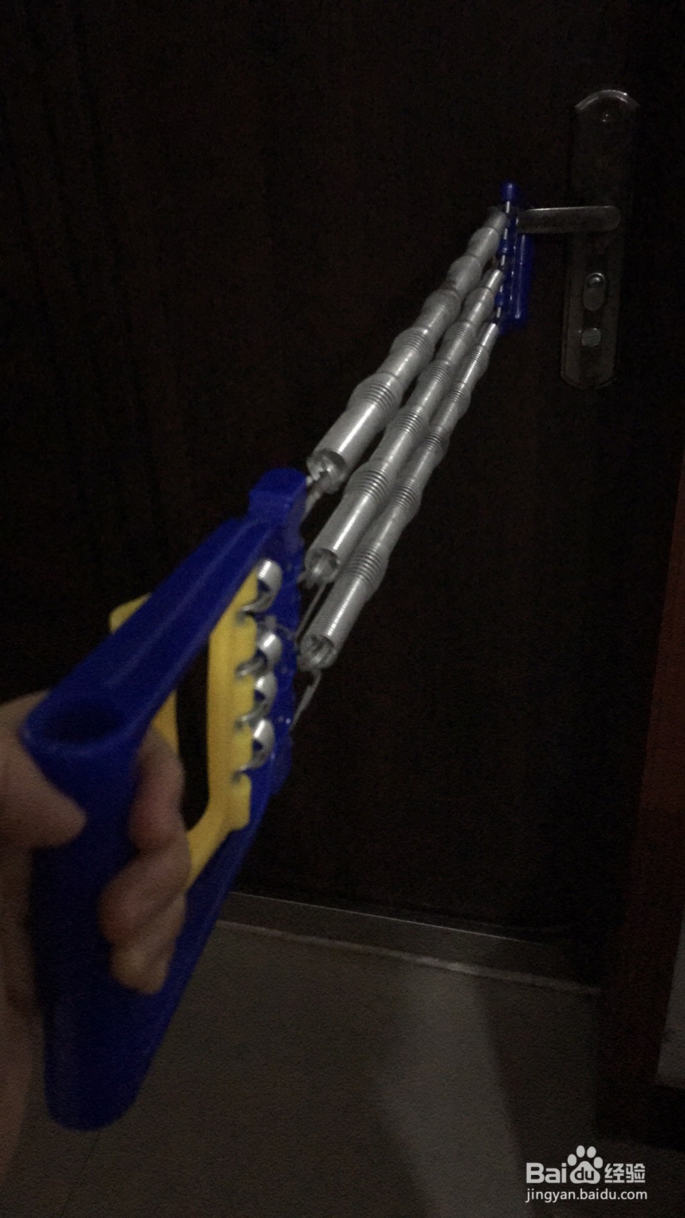 怎样使用好扩胸拉力器