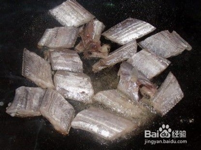 怎样煎带鱼不粘锅