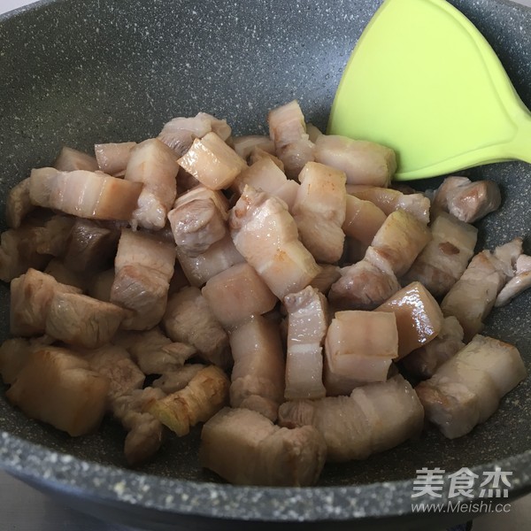 鹌鹑蛋烧肉的做法