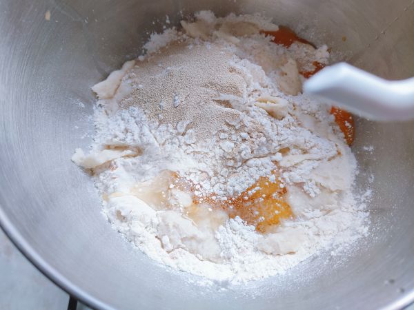 维也纳豆沙面包
