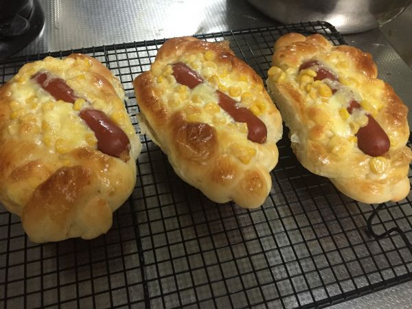 玉米香肠辫子包