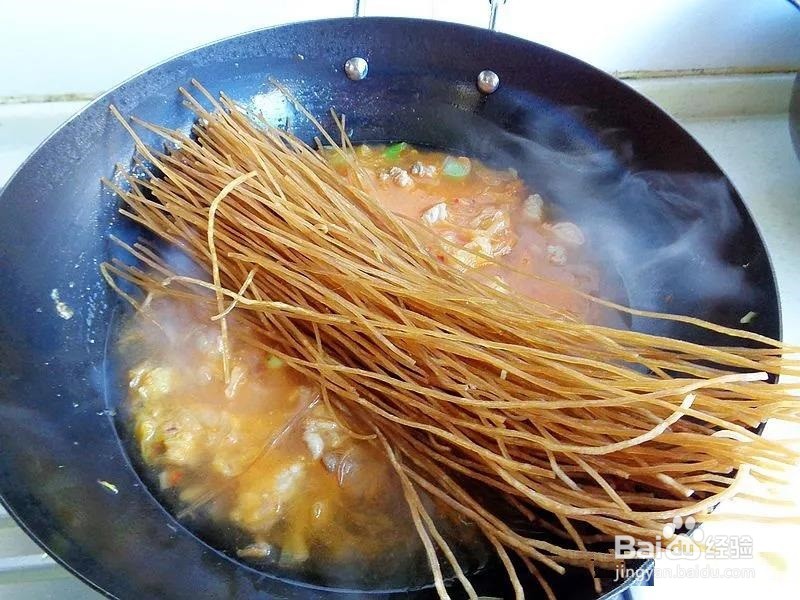 “酸菜炖粉条”怎么做更好吃？