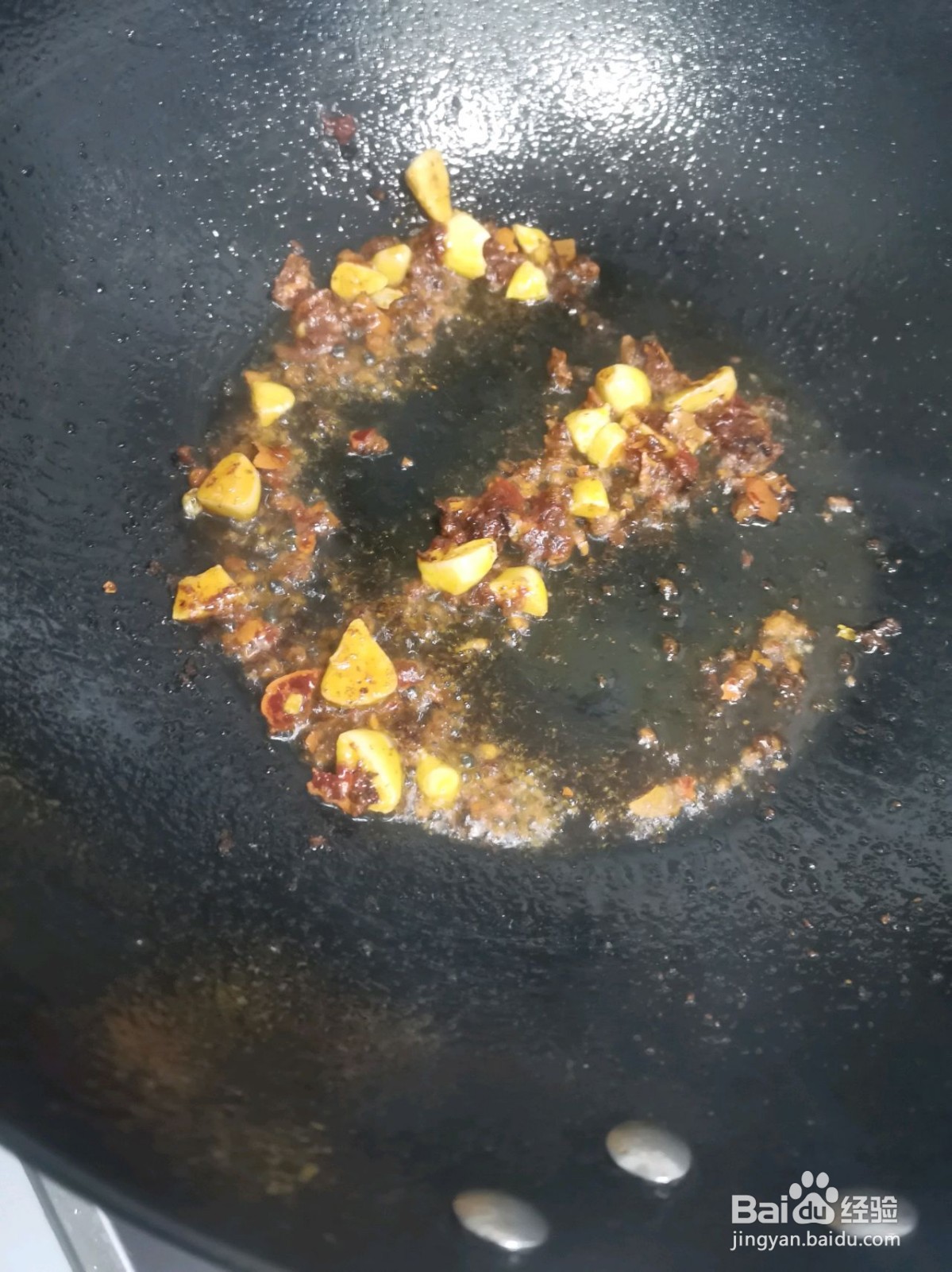 肥肠鸭血煲怎么做