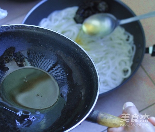 没有辣椒的酸辣粉