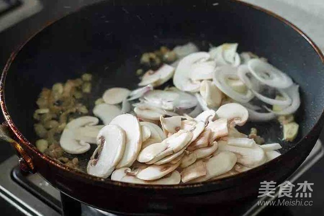 蘑菇吐司的做法