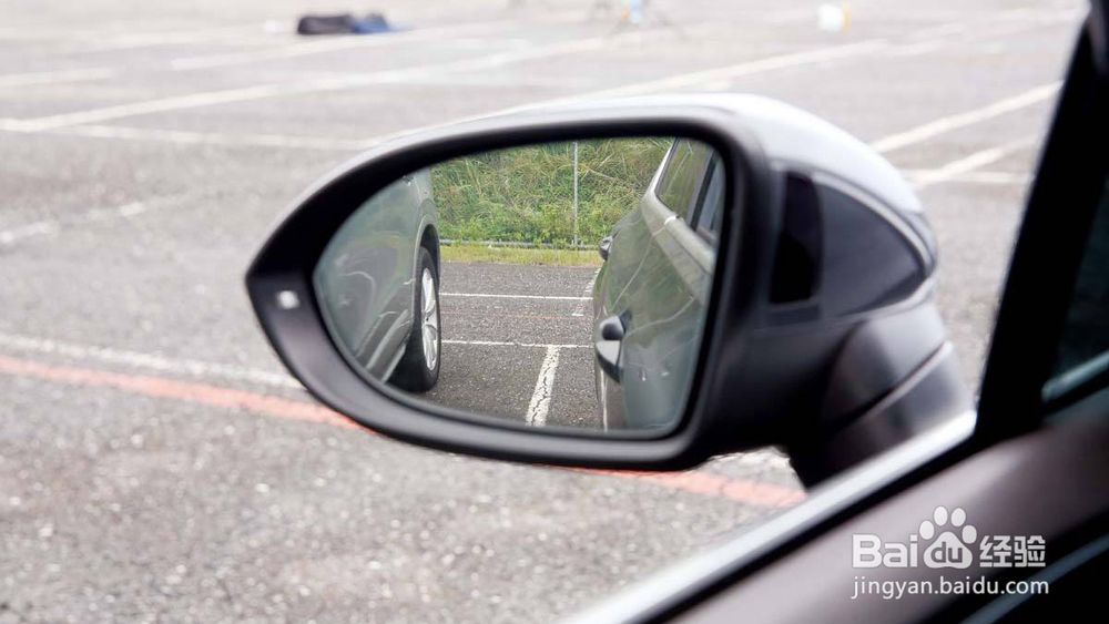 昂克赛拉倒车入库技巧