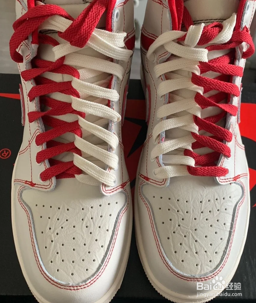 两根鞋带怎样绑一只鞋