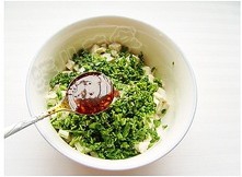 香椿芽拌豆腐的做法