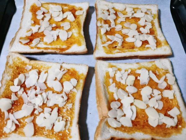 焦糖杏仁吐司片