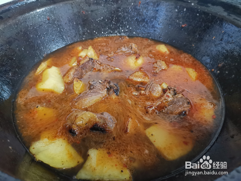 鸡肉块炖土豆
