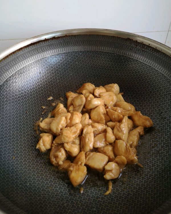 蚝油芦笋辣子鸡丁