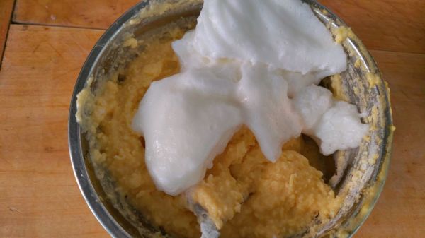 黄油酸奶蜂蜜蛋糕