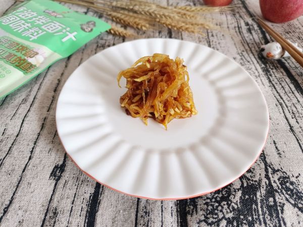 凉拌葱油萝卜丝