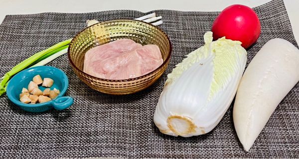 鸡肉丸雪见汤锅