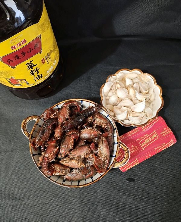 蒜蓉咖喱小龙虾