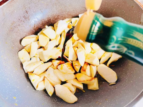 外婆乡油焖茭白毛豆