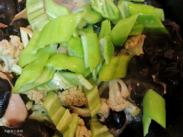 家常火腿炒菜花