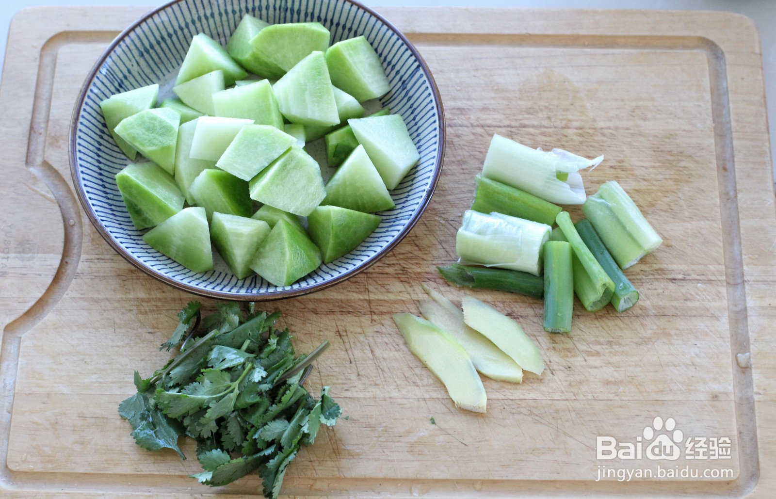 怎么做萝卜红枣排骨汤