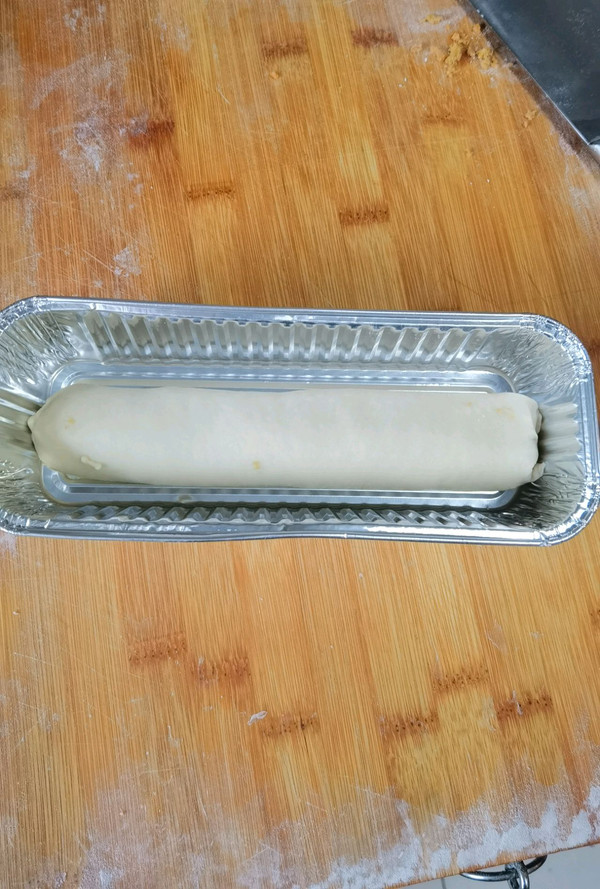 咸蛋肉松热狗面包